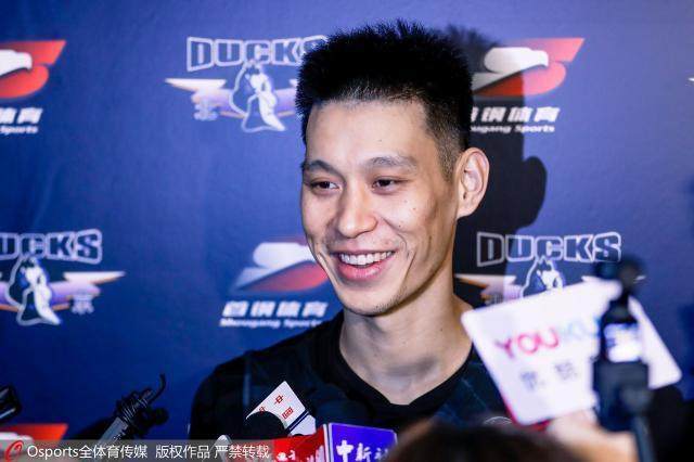 “林书豪再续NBA精彩征程，加盟新战队展现无限可能”